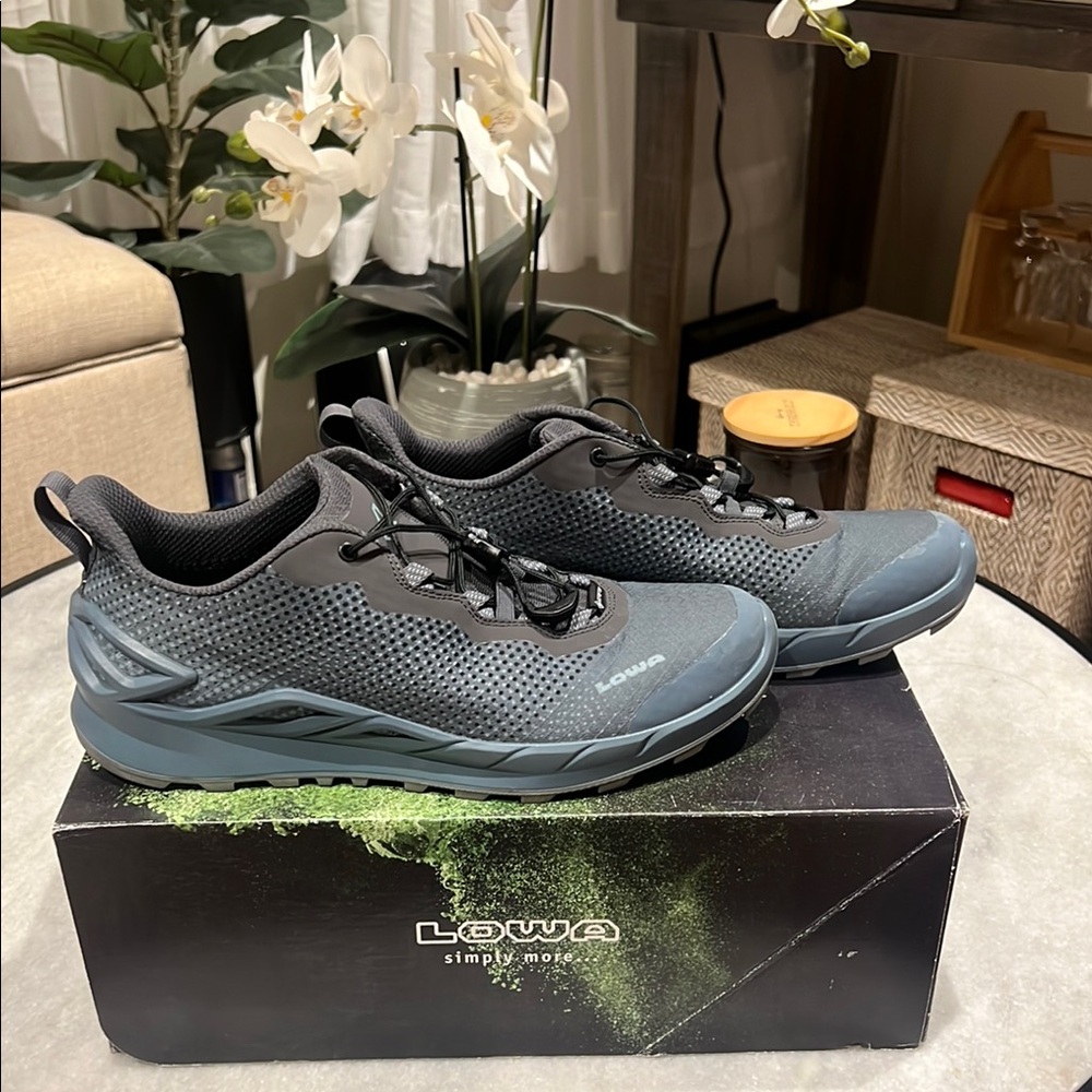 Lowa Black and Gray GORTEX Athletic Shoes with Breathable Mesh and Sleek Design